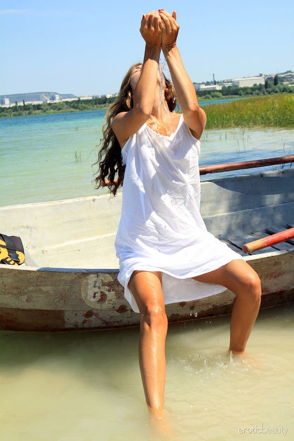 Лариса, 24